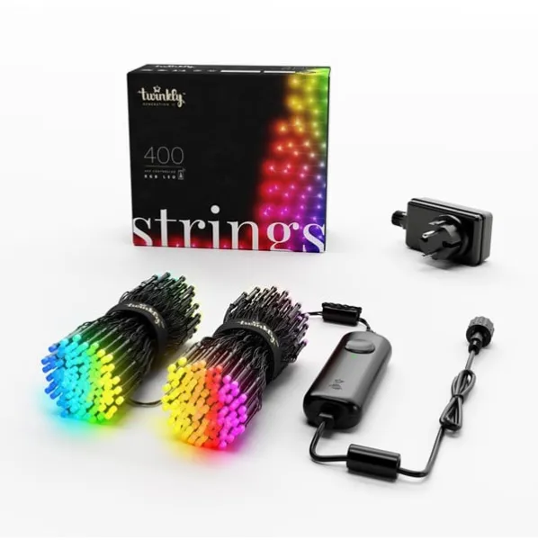Twinkly Strings - 400 LED RGB controllati tramite app. 32 metri. Cavo nero.